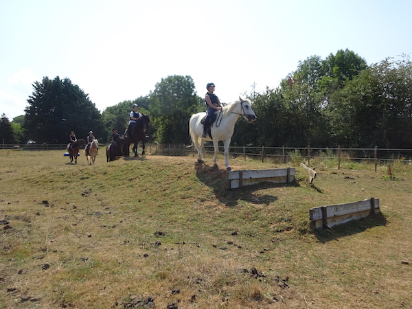 Équitation au Poney-club - Séjour centre équestre