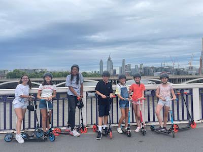 Londres Harry Potter en trottinette - Colonie Harry Potter à Londres