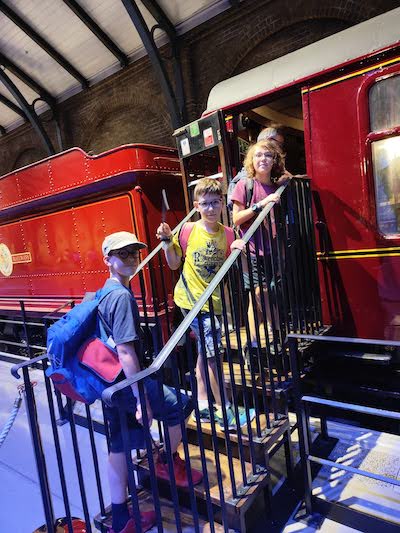 Londres Harry Potter en trottinette - Colonie Harry Potter à Londres